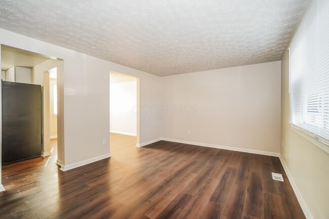 Foto del edificio - 4005 Vermilion Ave