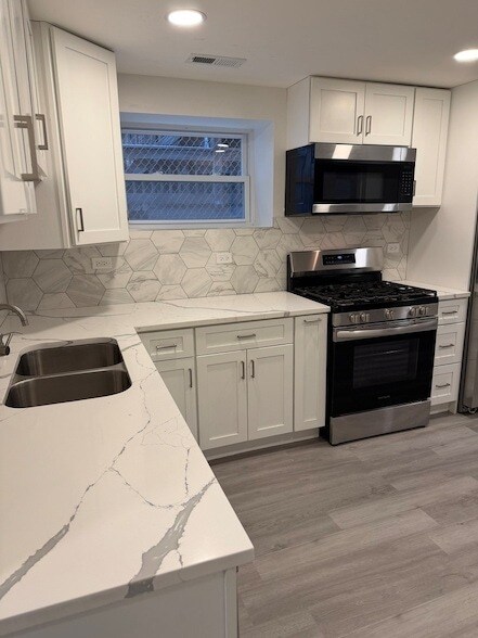 Foto del edificio - 8106 S Langley Ave