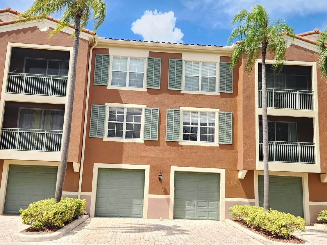 Foto principal - 11790 St Andrews Place