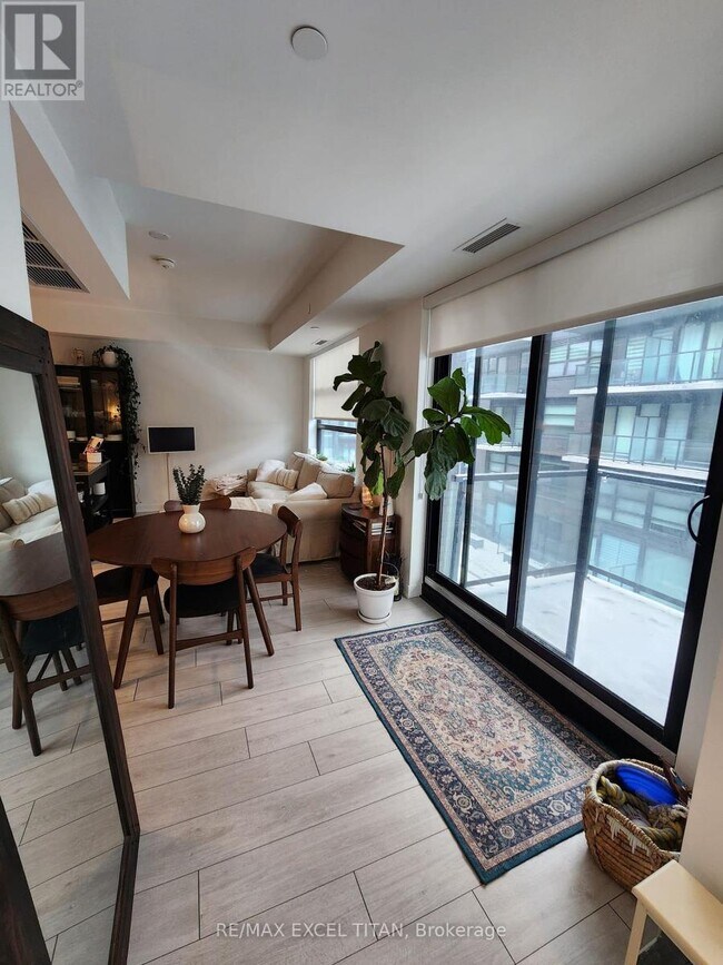 Photo du bâtiment - 1612 Charles St