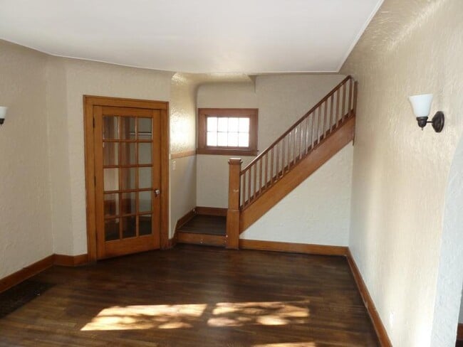 Building Photo - 719 11th St NW