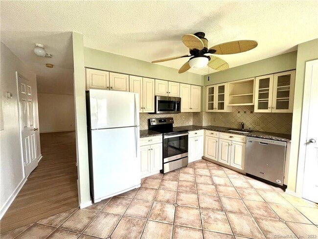 Foto del edificio - 1410 Whitney Ave