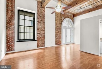 Building Photo - 303 Vine St