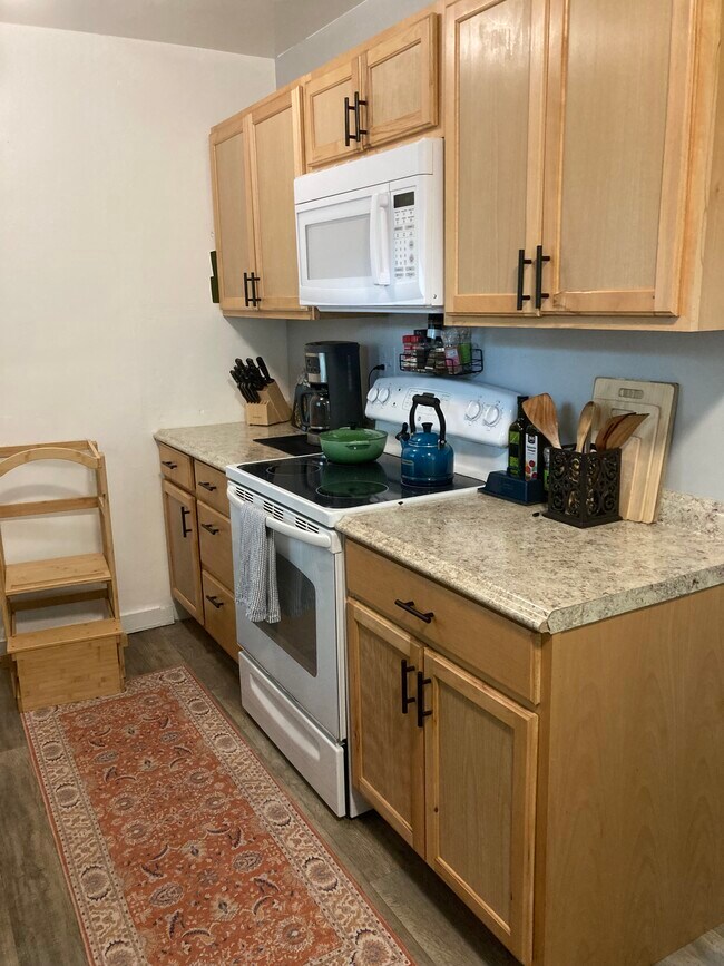 Kitchen - 2301 Osceola St