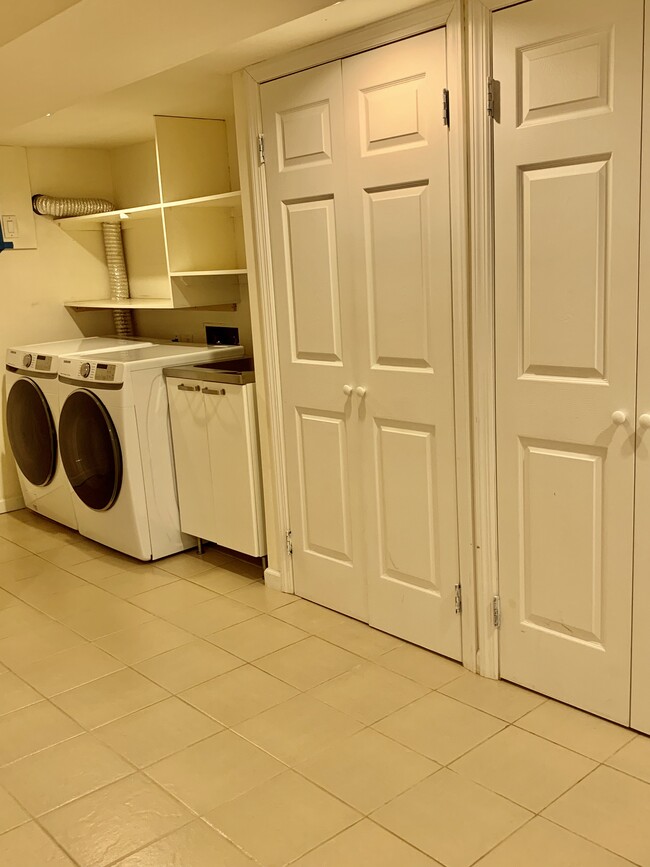 Foto del edificio - 25 Mellow Ln