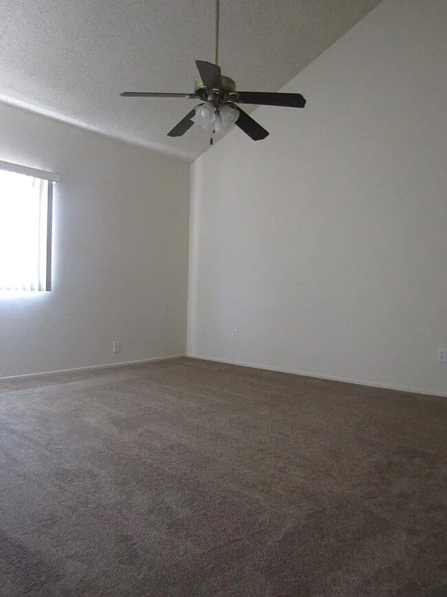 Building Photo - "Charming 1-Bedroom Retreat with Spacious 900 Sq Ft Living in Glendora!"