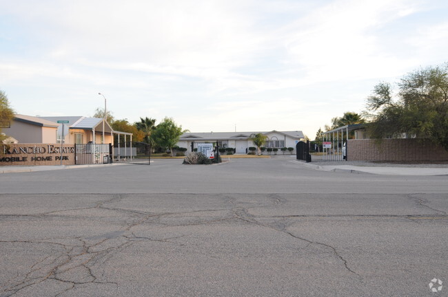 Building Photo - El Rancho Estates