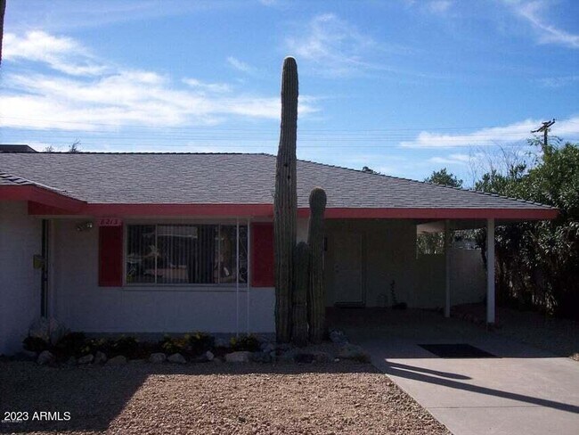 Foto del edificio - 8213 E Northland Dr