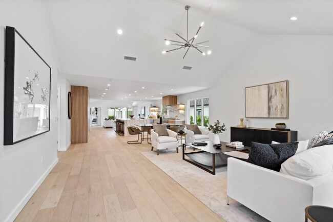 Building Photo - 606 N Lucerne Blvd