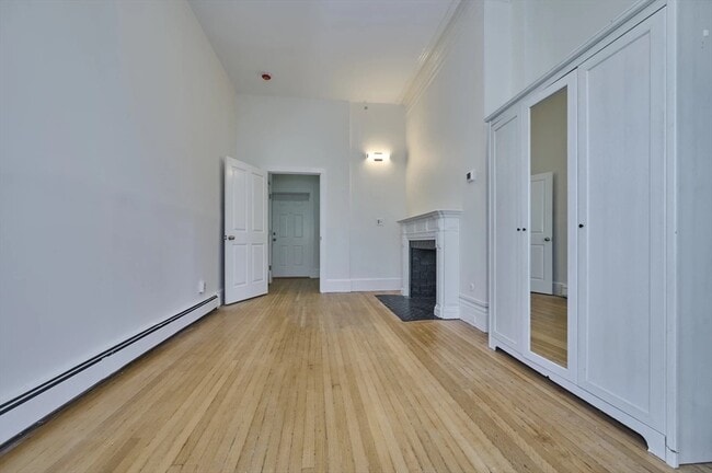 Building Photo - 246 Commonwealth Ave