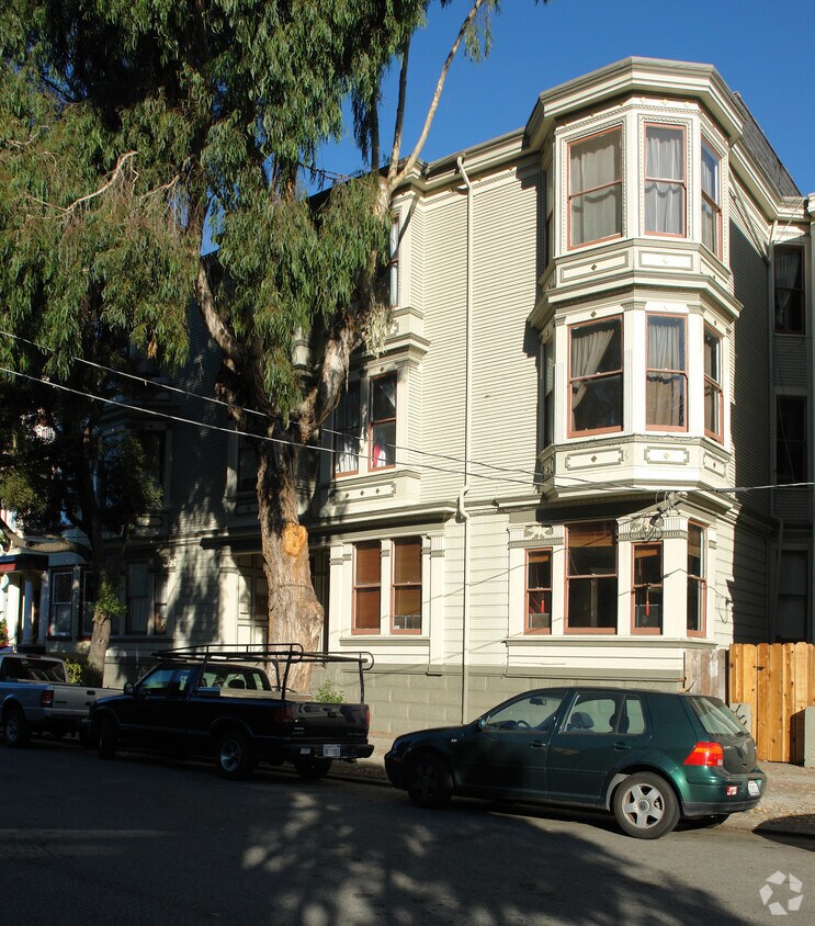 Building Photo - 110 Beulah St