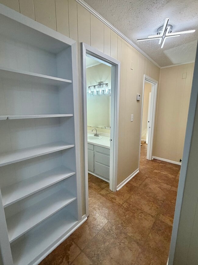 Building Photo - 1101 6th St