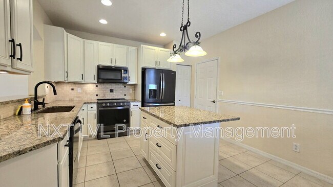 Foto del edificio - 2448 Laurentina Ln