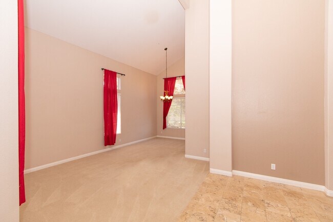 Foto del edificio - Elegant 4 Bed / 3 Bath House in Twin Oaks Valley Ranch/ San Marcos!