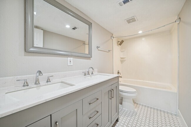 Foto del edificio - 9602 Lawngate Dr