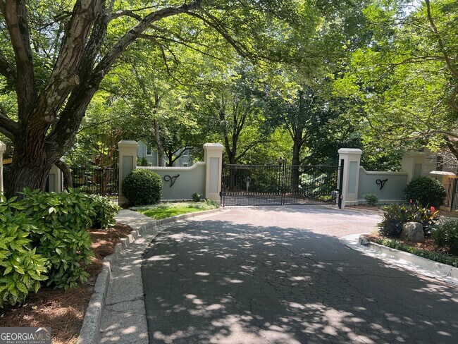 Foto del edificio - 3071 Lenox Rd NE