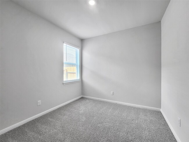 Building Photo - 7603 Thrips Ln