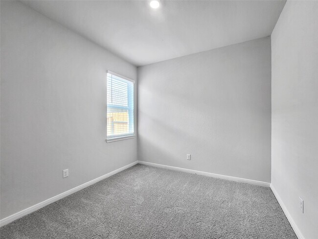 Foto del edificio - 7603 Thrips Ln