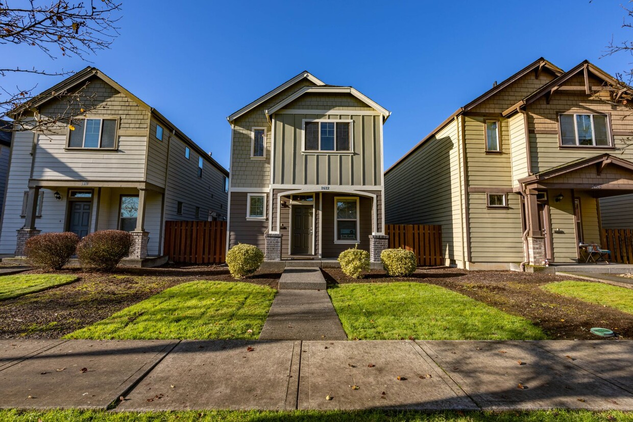 Primary Photo - Three bedroom home in Orchards.