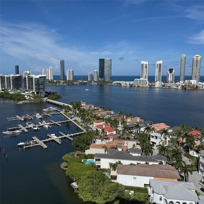 Building Photo - 6000 Island Blvd
