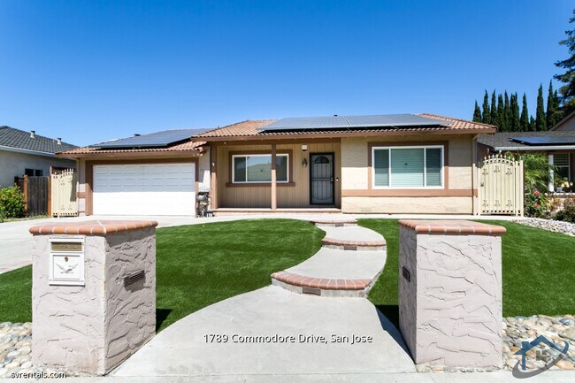 Foto del edificio - 1789 Commodore Dr