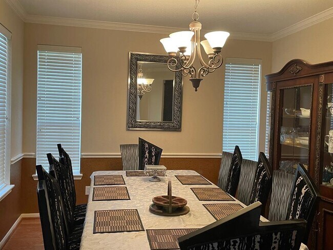 Foto del edificio - 4422 Roundtree Ln