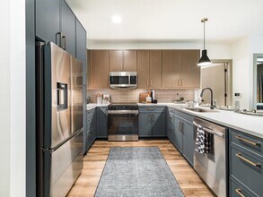 Building Photo - Modera Chandler