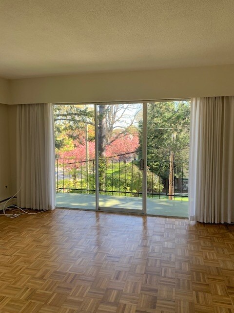 Photo du bâtiment - 1050 Pemberton