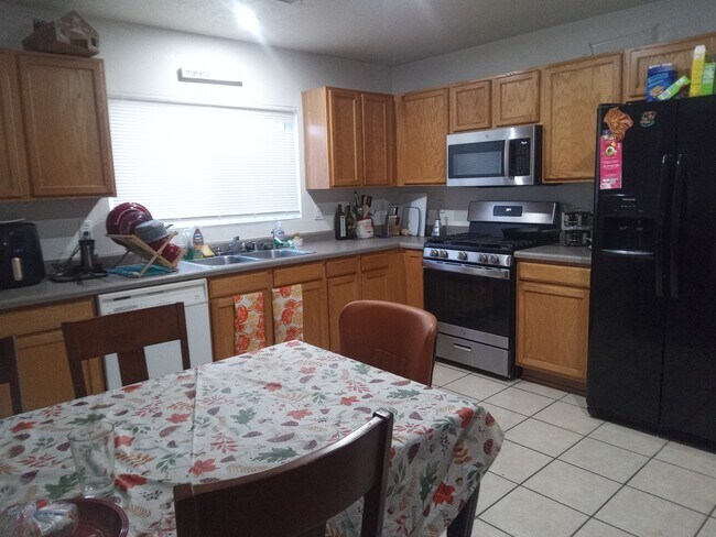 Foto del edificio - 7705 Stadler Ave NW