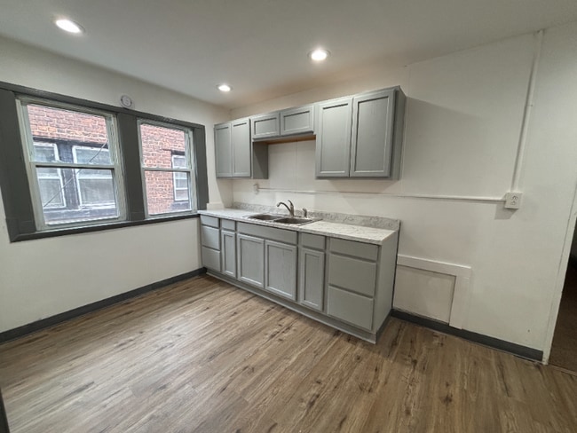 Building Photo - 971 E 143rd St