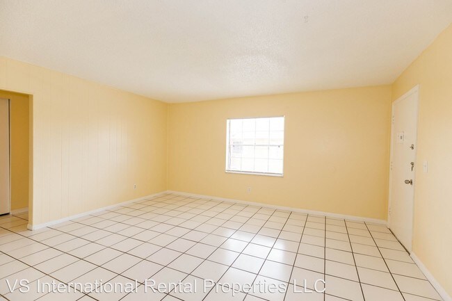 Building Photo - 1627 W Oak Ridge Rd