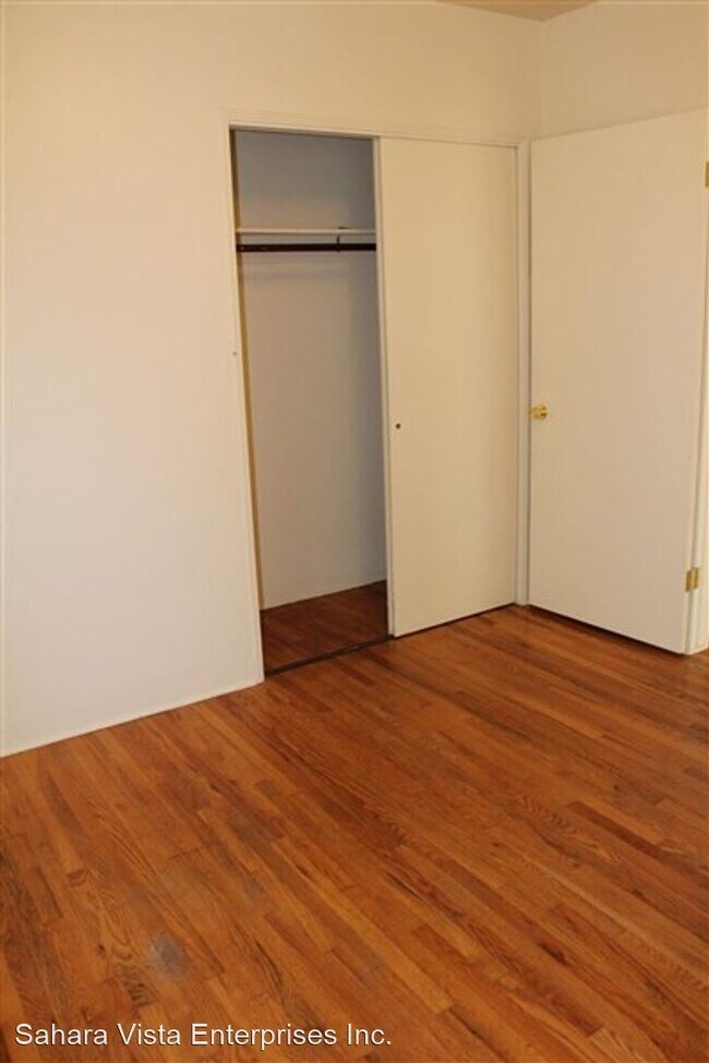 Building Photo - 2 br, 1 bath House - 209 E. Morrison St.