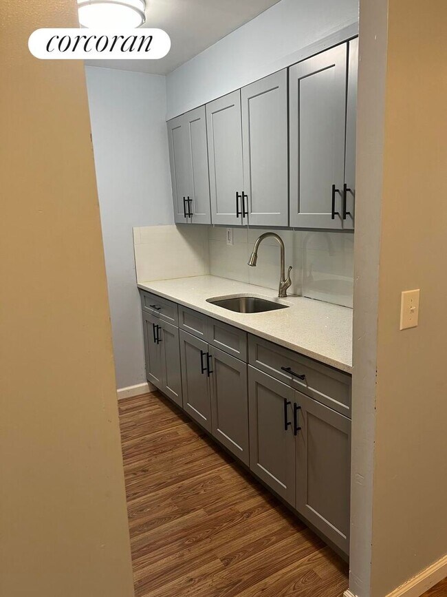 Foto del edificio - 244 E 110th St