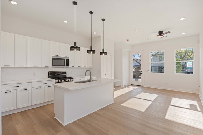 Building Photo - 3011 Truxillo St