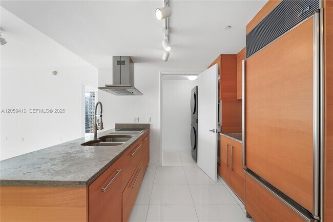 Foto del edificio - 495 Brickell Ave