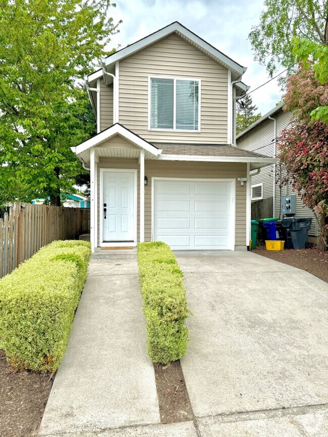 Building Photo - 536-538-538 NE 92nd Ave