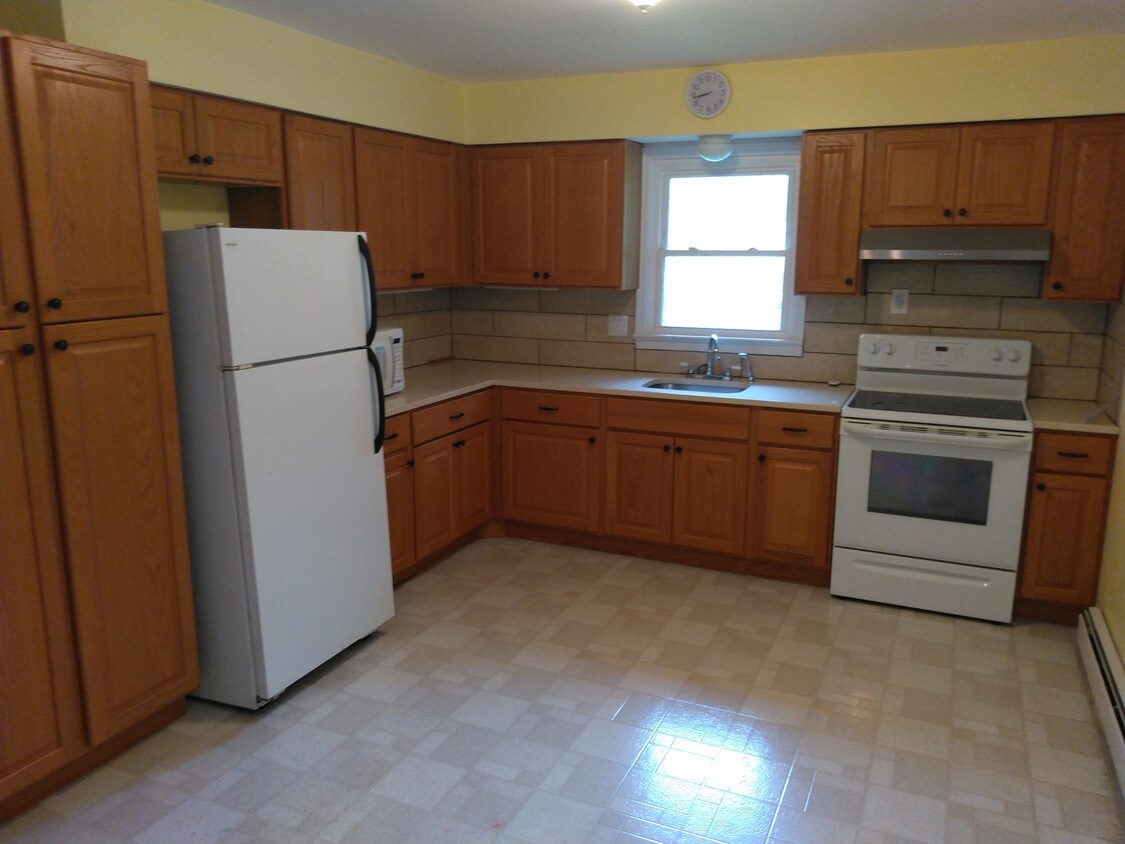 14 Toquet St, Wanaque, NJ 07420 Apartments in Wanaque, NJ