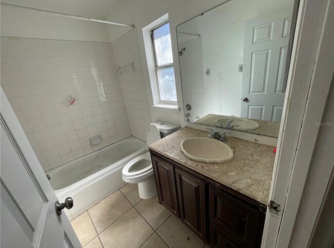 Building Photo - 1303 Abberton Dr