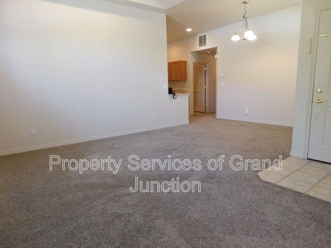 Building Photo - 755 Glen Ct
