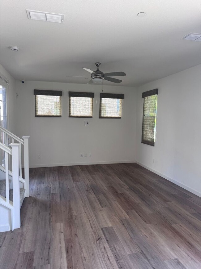 Building Photo - 3 BR/2.5BA | Newly Renovated Single Family Home | 1-Car Garage |Near Franklin Blvd!