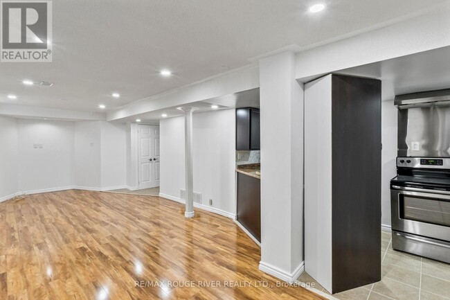 Building Photo - 2292 Chapman Ct