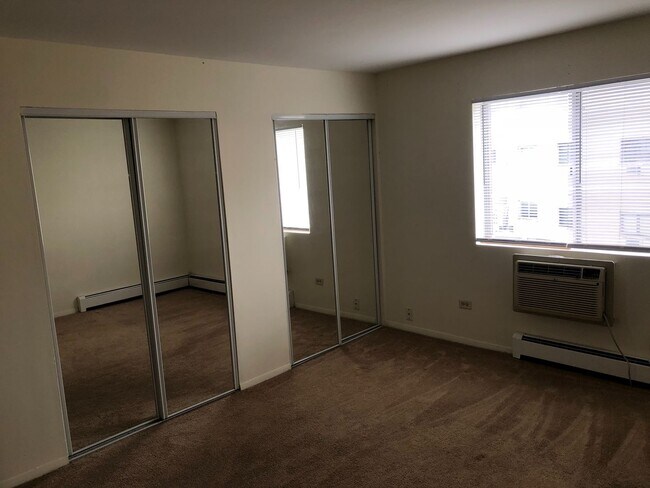 Foto del edificio - 2242 W Nichols Rd