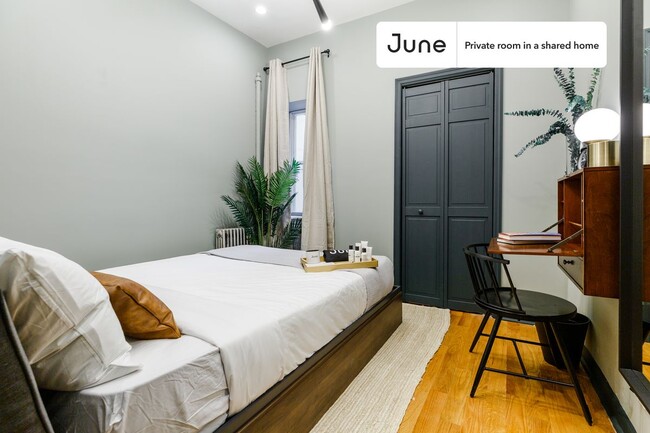 Building Photo - Room in Shared 3 bed/1 bath home
