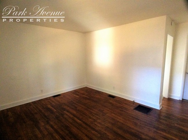 Foto del edificio - 1032 McArthur Ave