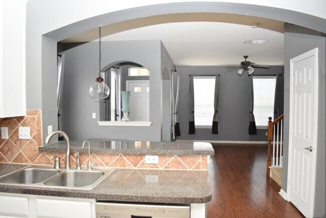Foto del edificio - 6236 Sherbert Dr