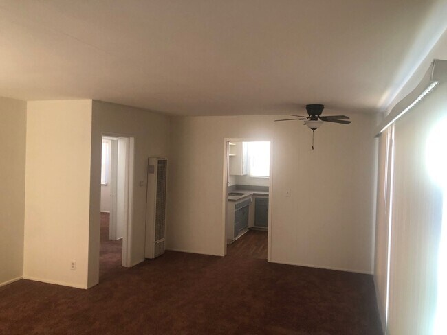 Building Photo - 9624 Bradwell Ave