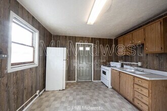 Building Photo - 918 S Bell St
