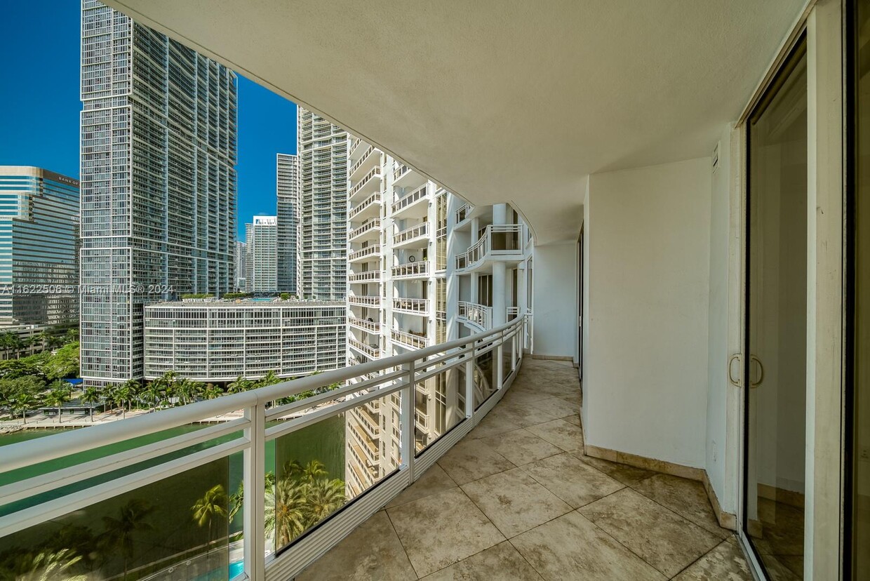 Foto principal - 901 Brickell Key Blvd