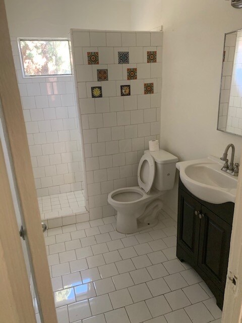 Primary Photo - 3408 Chapman St