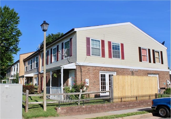 Foto del edificio - 119 Adams Dr NE